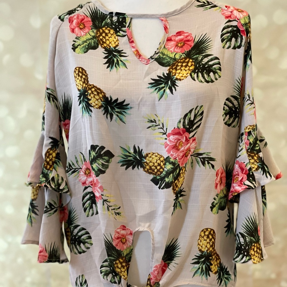 Promesa M‎ Key Hole Ruffle Sleeve Tie Pineapple Blouse